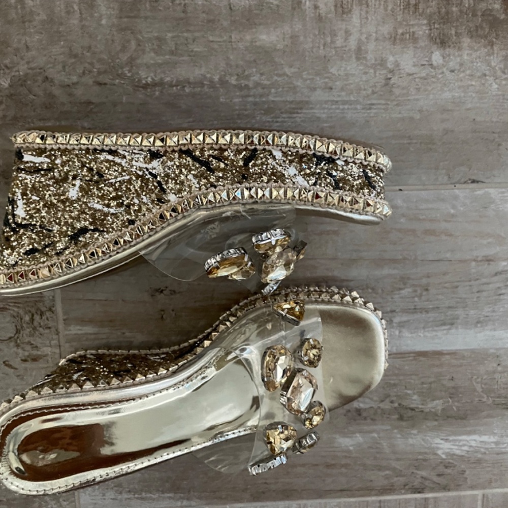 Shoes - Picture 4 of 4
